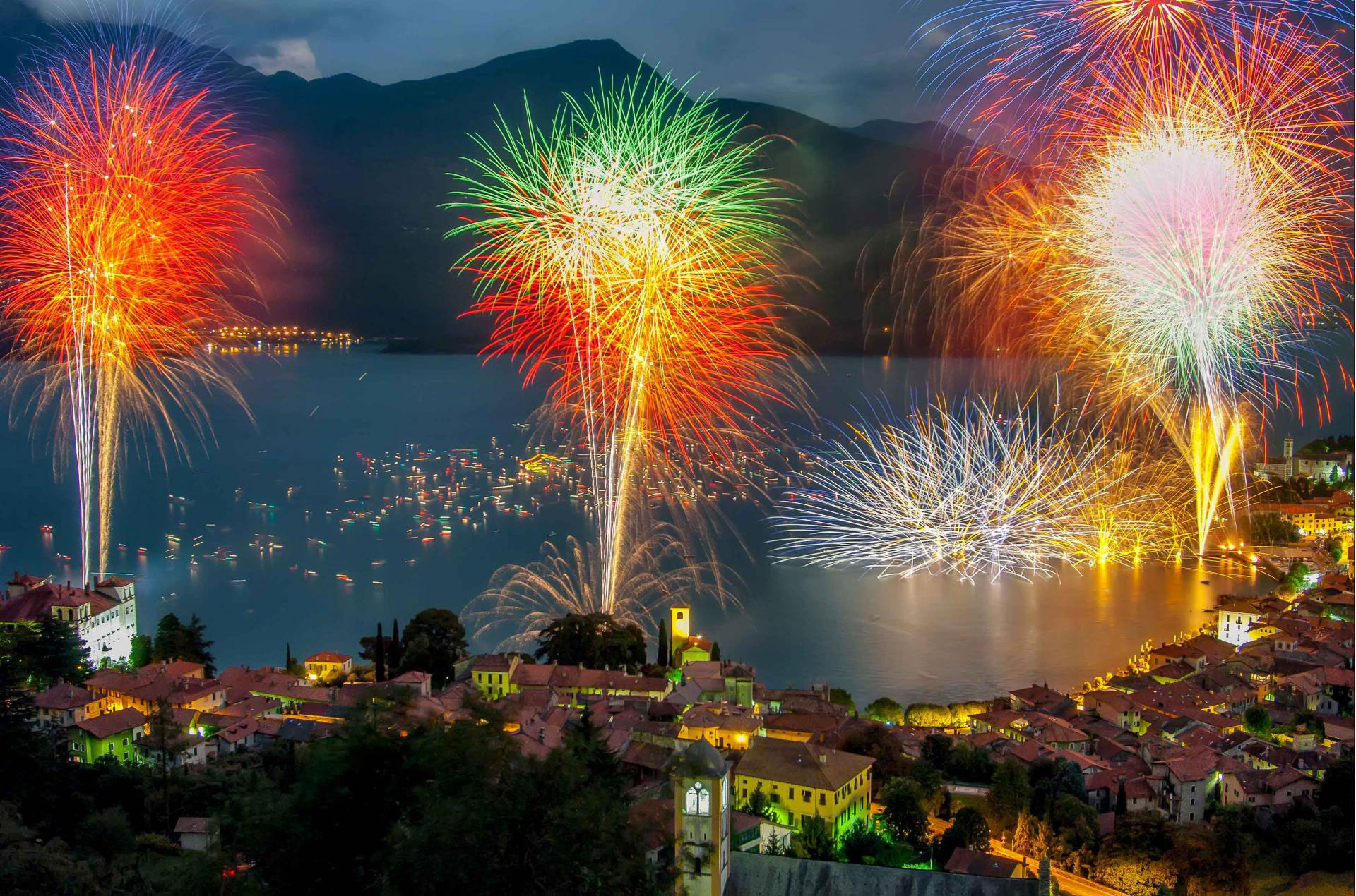 Ferragosto Fest mit grossen See-Feuerwerk