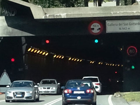Gotthard und San Bernardino-Tunnel und Slpügenpass
